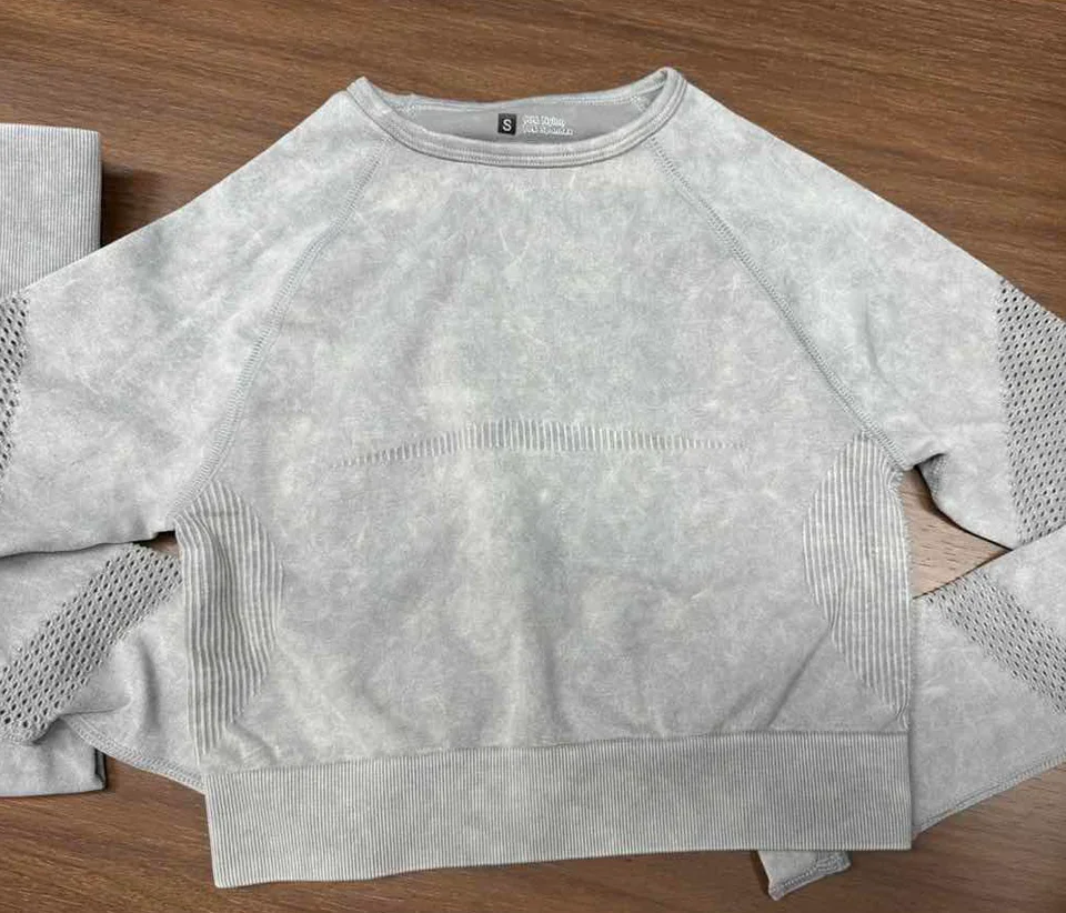 Conjunto de terno de yoga de quadril de pêssego feminino, novo terno de fitness de corrida respirável de secagem rápida, terno de exercício de yoga de emagrecimento de ajuste apertado