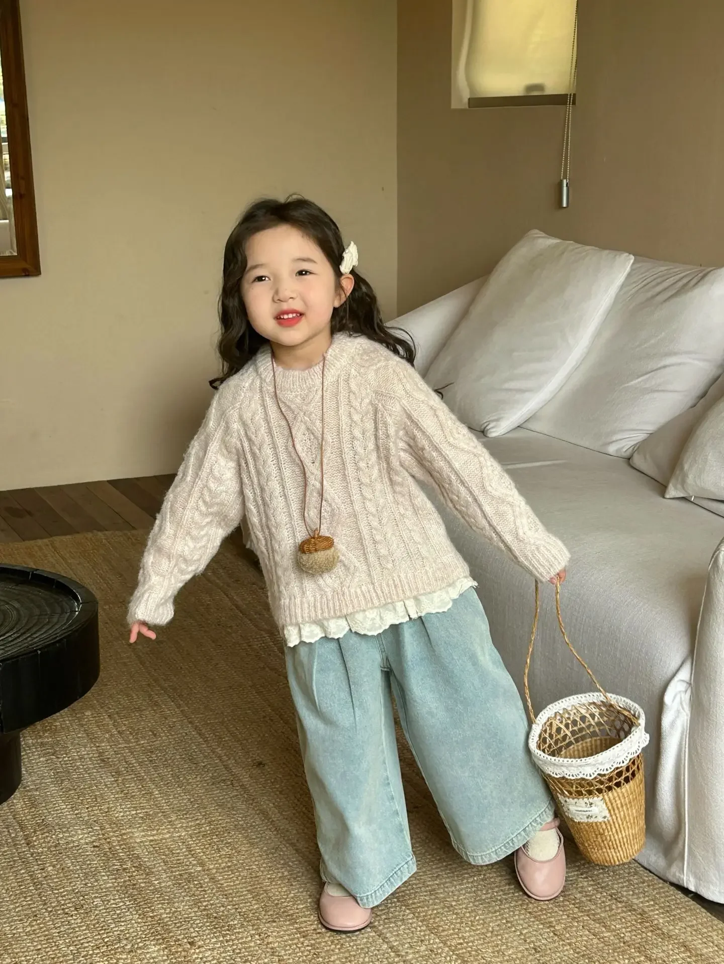 Sweater anak perempuan, baju hangat anak-anak gaya Korea, jahitan renda, Pullover putar, kasual sederhana harian, 2024