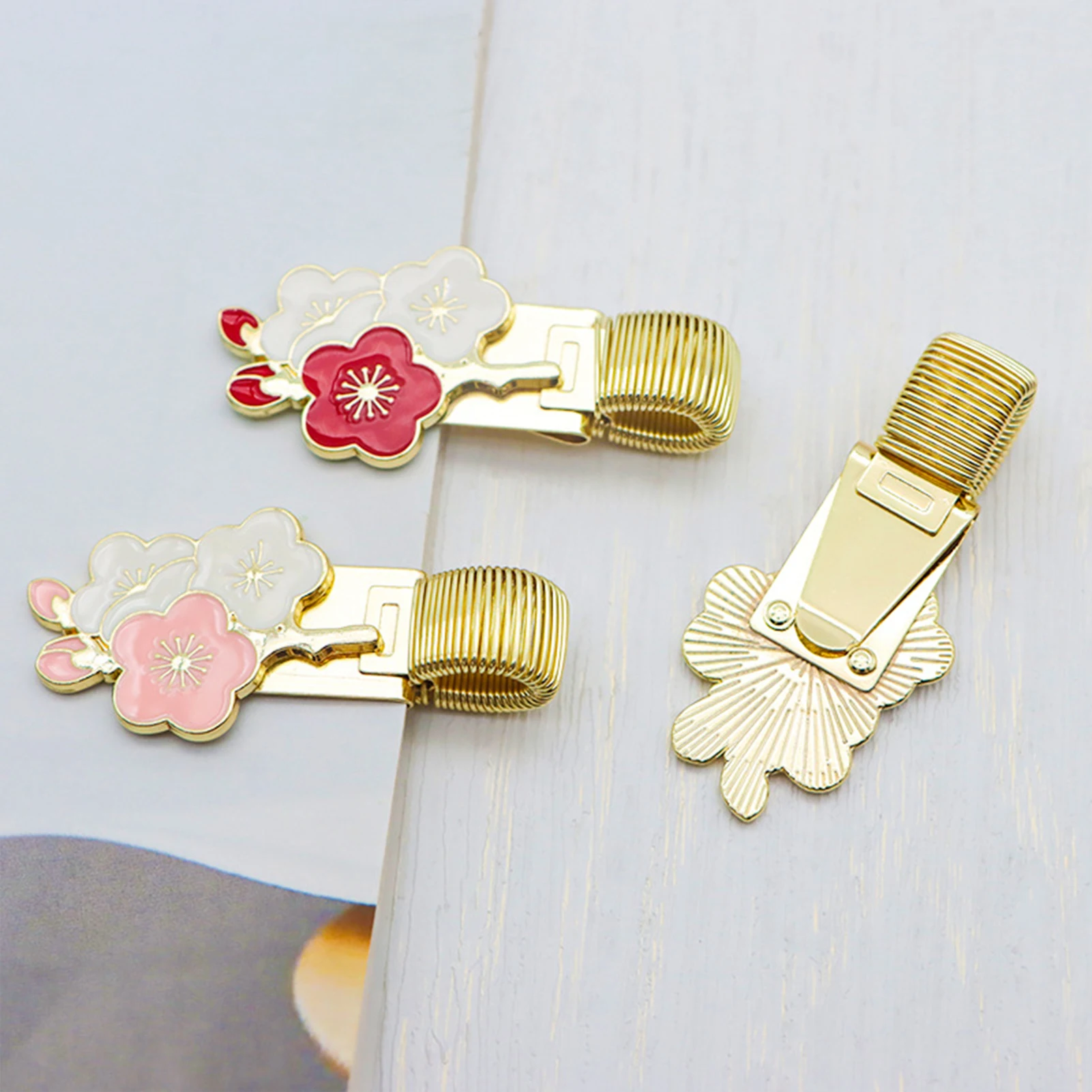 Universal Metal Spring Floral Pen Clip Notebook Accessory Cartoon Pen Holder Writing Fixation Elastic Clip Journal Stationery
