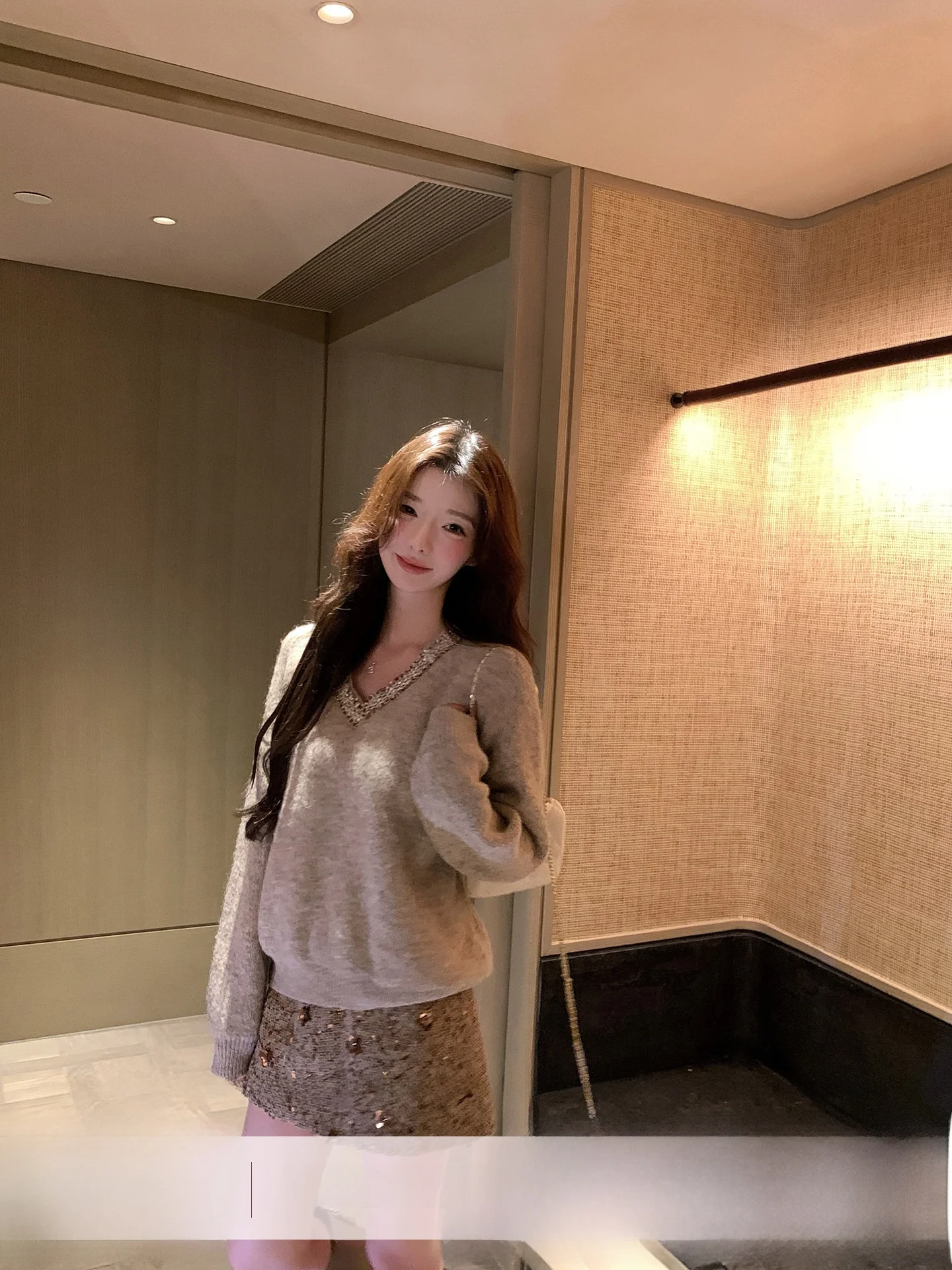 

Yoyozhang Women's Loose V-Ne Knitwear Wool Blend Casual Autumn Top Comfortable Polyester Nylon Spandex Blend Long Sve