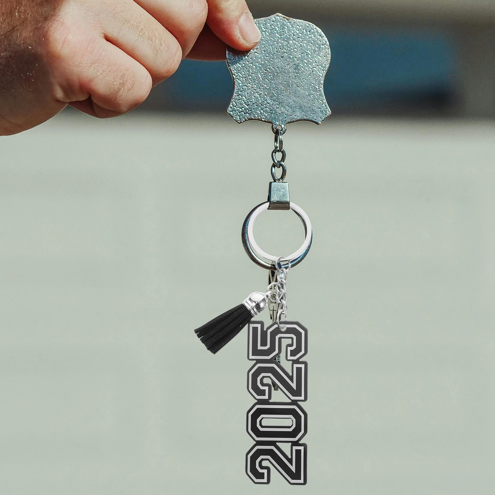 

4 Pcs Graduation Keychain 2025 Acrylic Tassel Graduate Souvenir Party Supplies Commencement Gifts Bag Charm Wallet Attachment