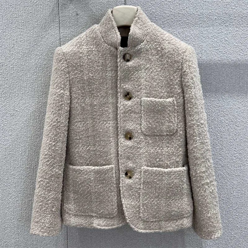 

Высококачественное простое и нейтральное женское приталенное пальто из шерстяной ткани с тремя карманами 25121834