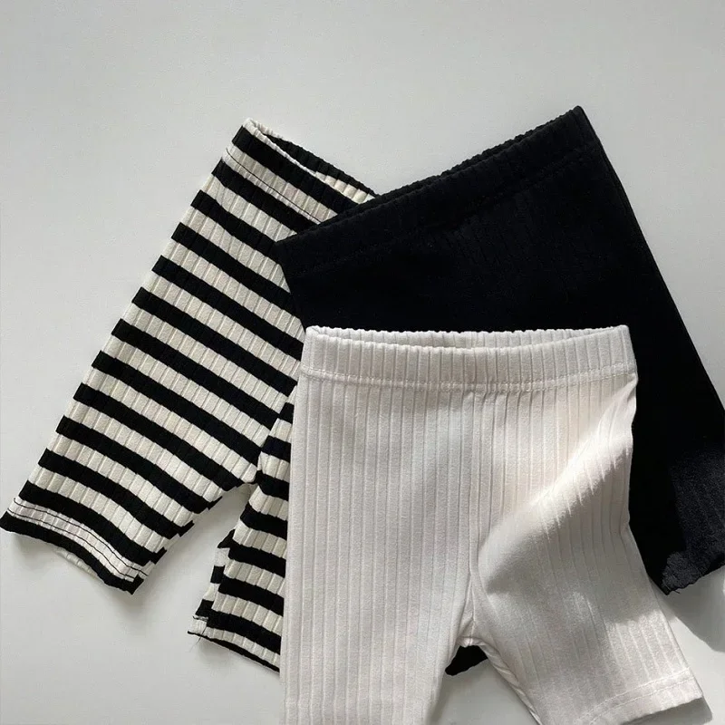 Pantaloncini solidi per bambini nuovi estivi Leggings per ragazze in cotone Pantaloni elasticizzati per bambini a righe Pantaloncini per neonati