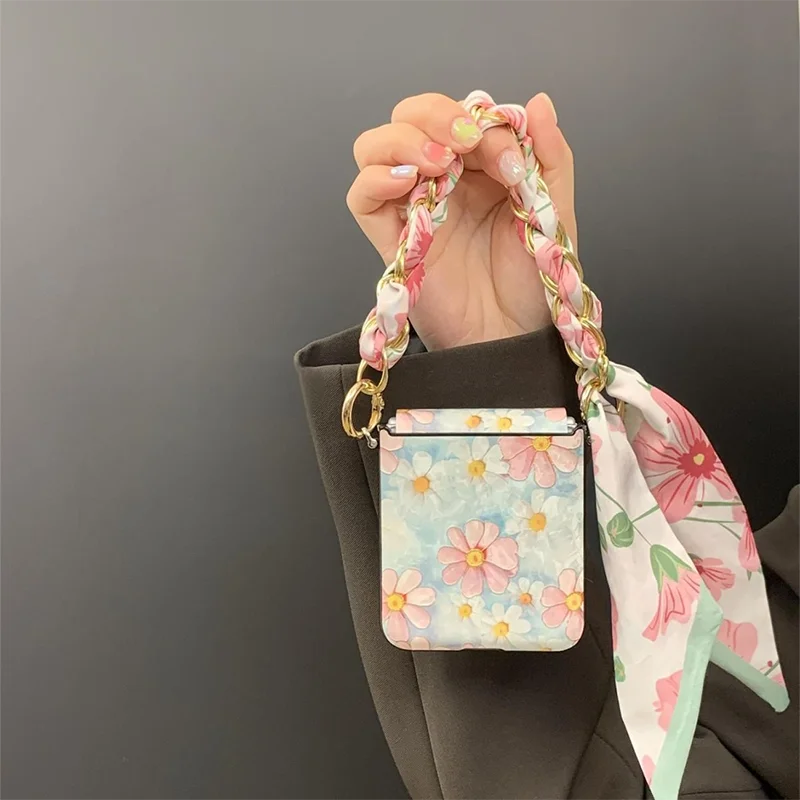 Funda para Z Flip7 Flip6 con cadena de bufanda de seda, flor rosa, elegante diseño floral para mujer, para Samsung Z Flip7 6 5 4 MixFlip 2