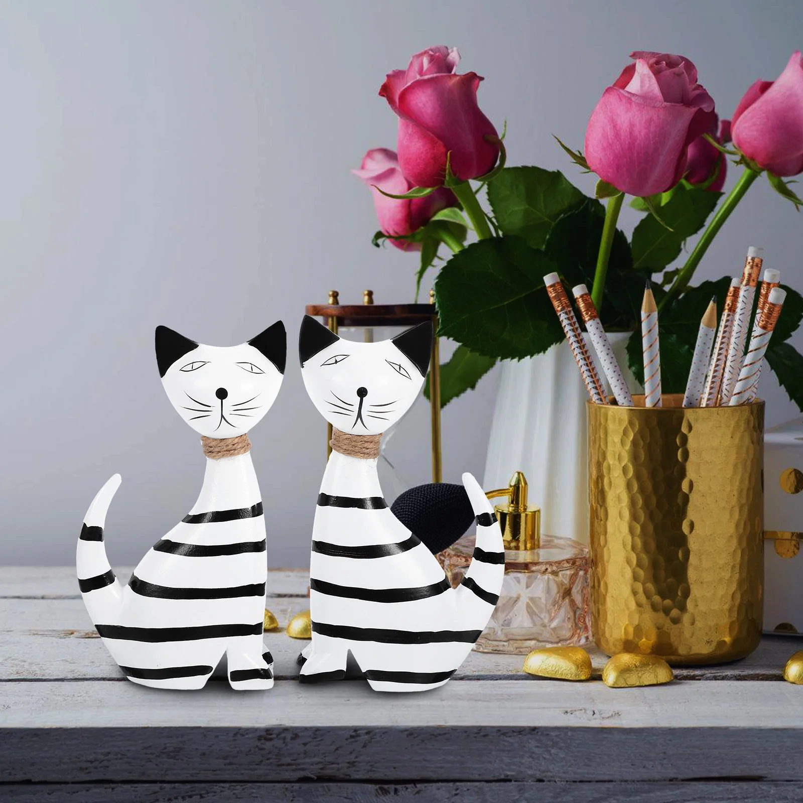 

2pcs Wooden Figurines Decor Striped Sculpture For Cat Lovers Wood Craft Small Cat Sculptures Desktop Animal Ornament