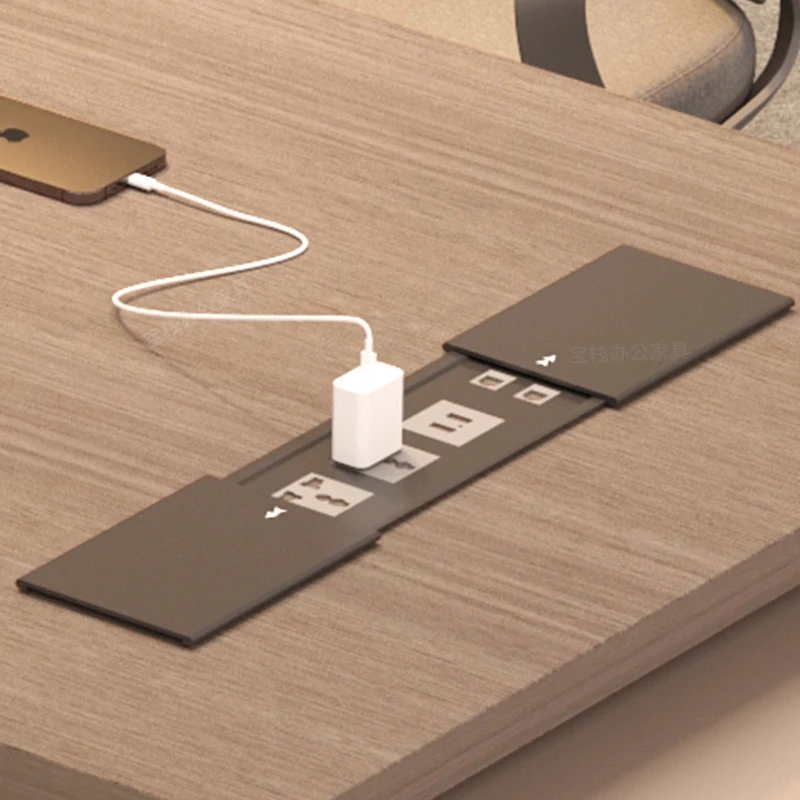 Рисунок 6 - Современный настольный стол для руководителя