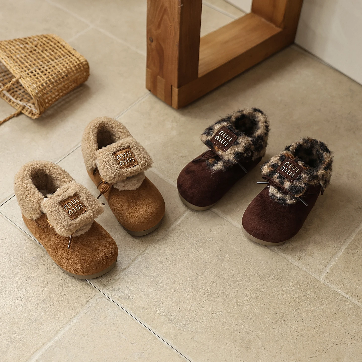 

2025 Winter New Children's Cotton Boots Fashion Trend Comfortable Soft Soled Shoes Retro Style Low Top Non Slip Sneakers