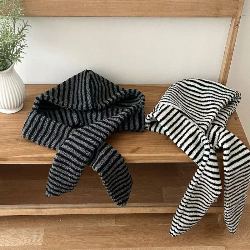 

Осенне-зимняя модная универсальная полосатая шаль, повседневная теплая защита для ушей, шапочки Skullies для женщин, чепчики для женщин