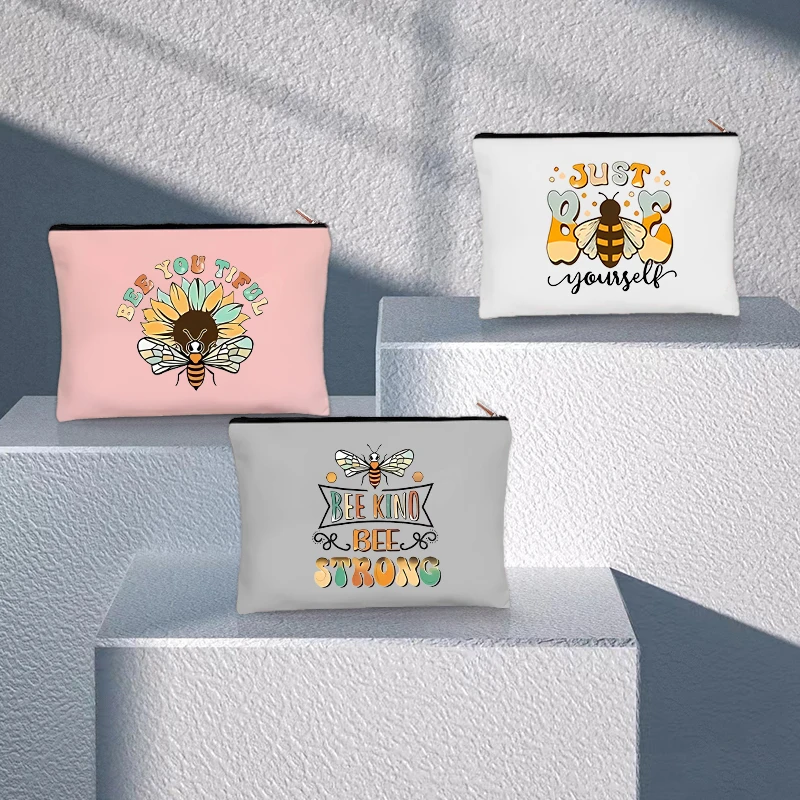 Bolsa de cosméticos de abeja de dibujos animados para damas, bolsa de maquillaje de lápiz labial de lujo, organizador de Perfume de viaje, solo sé tú mismo, monedero pequeño, embrague