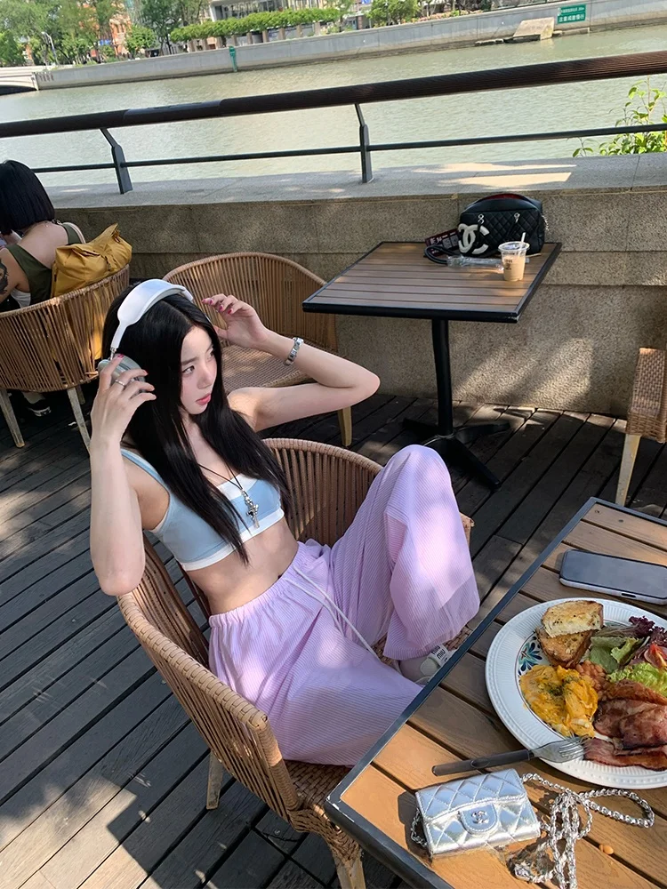 

Брюки с высокой талией, прямые, с широкими штанинами, в мелкую полоску, повседневные, удобные, хлопковые, с деталями из ткани.