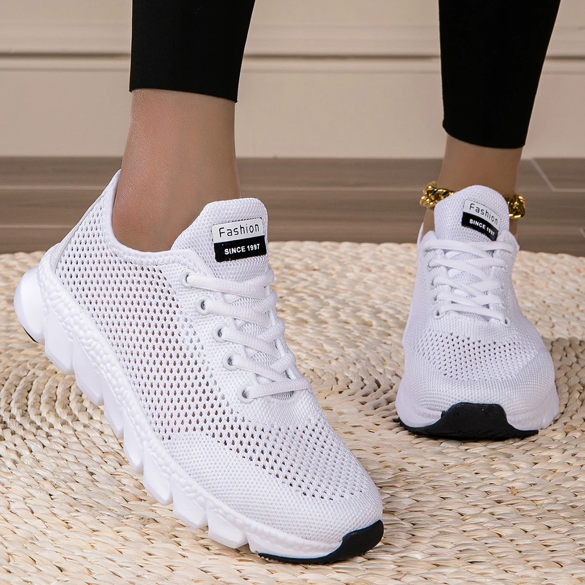 2024 New cross-border large summer hollowed-out woven women\'s sports casual shoes light running shoes White shoes