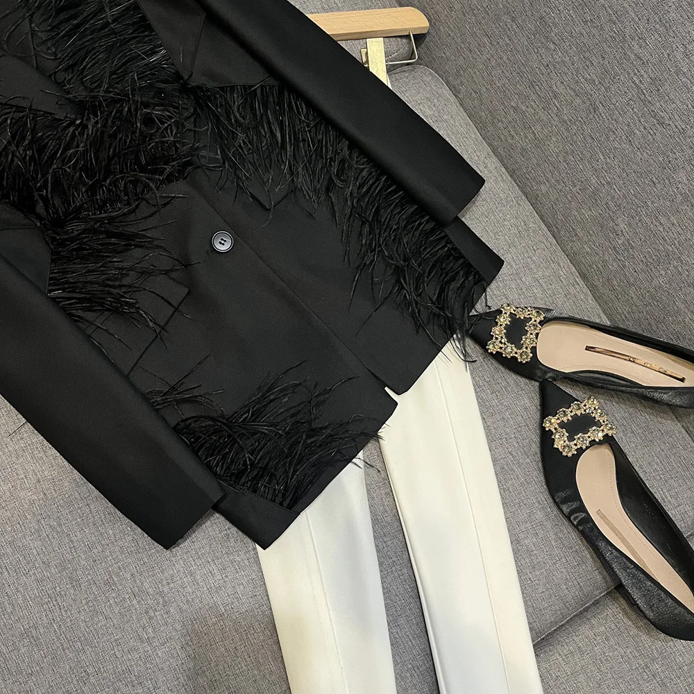 TWOTWINSTYLE Eleganckie marynarki damskie z klapami, długim rękawem, zdobione piórami, nowa kolekcja KJA549968