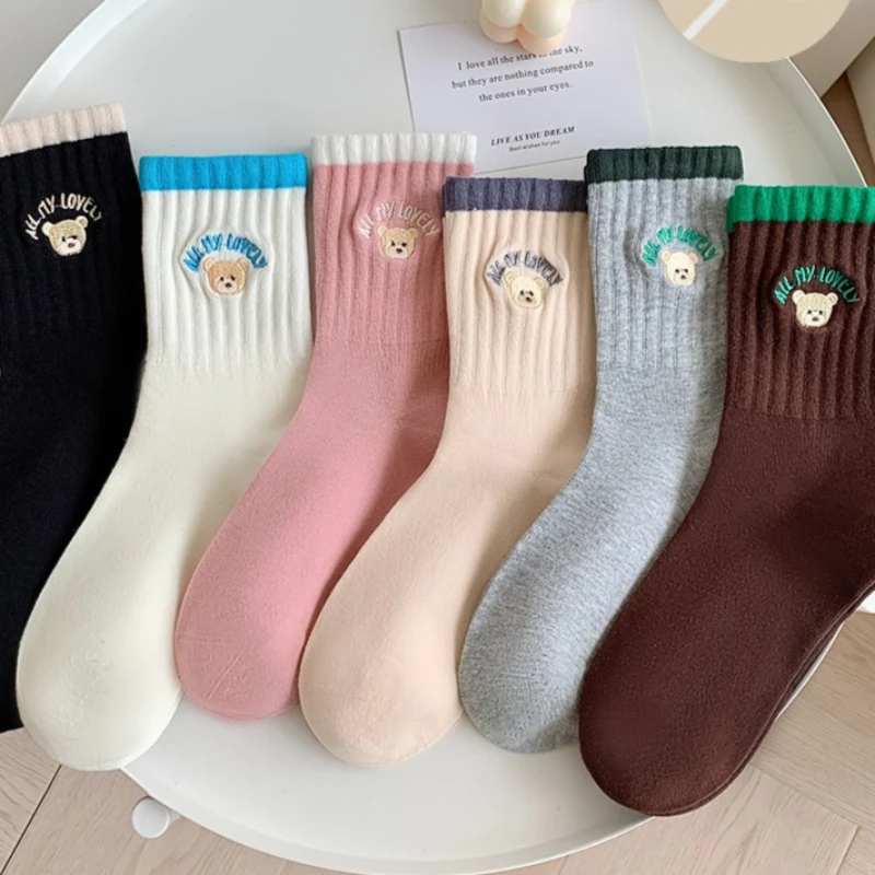 ถุงเท้าผู้หญิงลายการ์ตูนน่ารัก 6 คู่ สำหรับฤดูใบไม้ร่วงและฤดูหนาว ถุงเท้าผ้าฝ้ายนุ่มสบาย ความยาวครึ่งน่อง ถุงเท้าสั้นสไตล์คาวาอี้ ชุดถุงเท้าลำลองอุ่นสบาย คุณภาพสูง ปี 2025