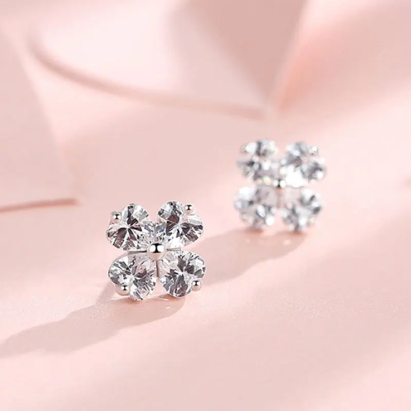 Trumium 925 Sterling Silver 1 Pair Women\'s Lucky Four-Leaf Clover Shape Ear Stud Earrings Sky White Zircon Fashion Jewelry Gifts