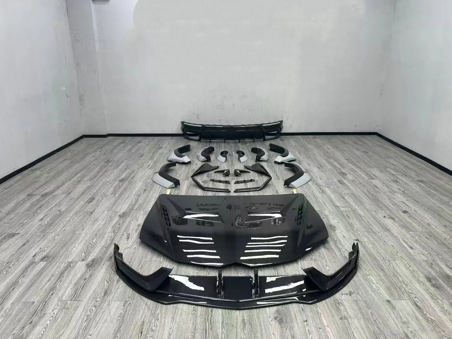 High-end Custom Body KitsFor Urus - 1016 Style 3K Dry Carbon Fiber Exterior Kit