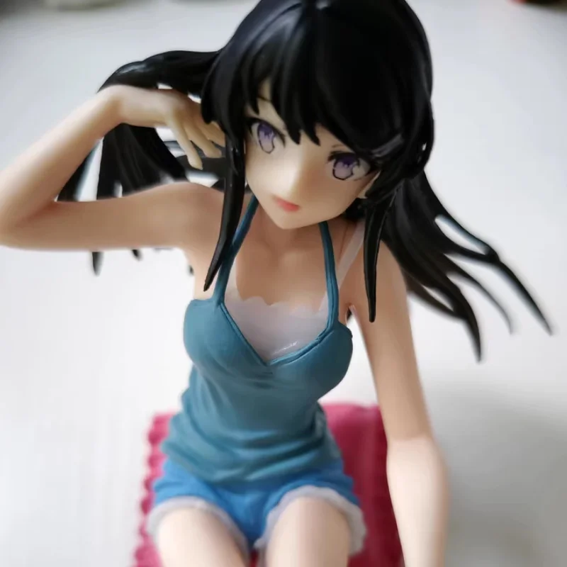 10 cm Anime-Figur Sakurajima Mai Blaue Hosenträger Shorts Loungewear Sitzendes PVC-Boxmodell Sammlung Geschenk Ornament Dekoration