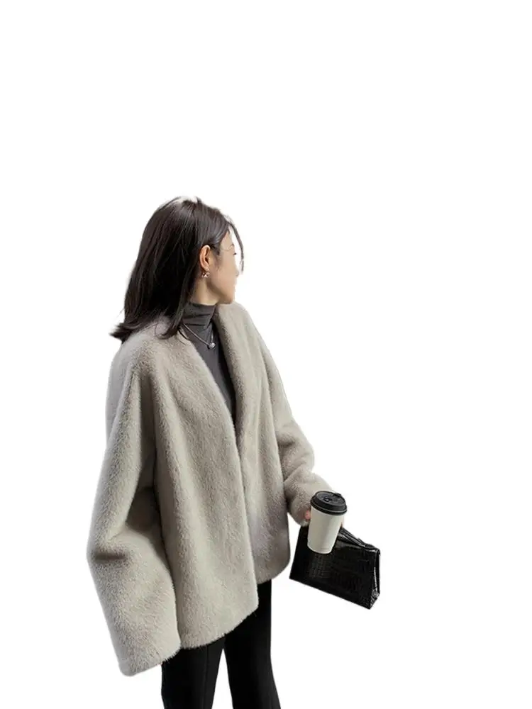 

2025 Women's Clothing Elegant V-neck Faux Fur Coat Winter New 1125