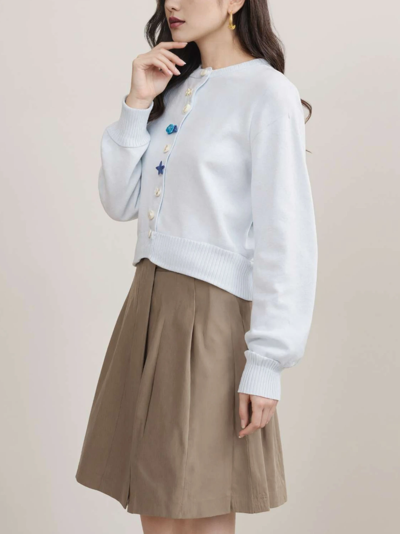 

Осень и зима Новый женский свитер в океанском стиле, нежный свитер с круглым вырезом, вязаный кардиган с деталями на пуговицах в виде ракушки и морской звезды, универсальная повседневная модная женская одежда