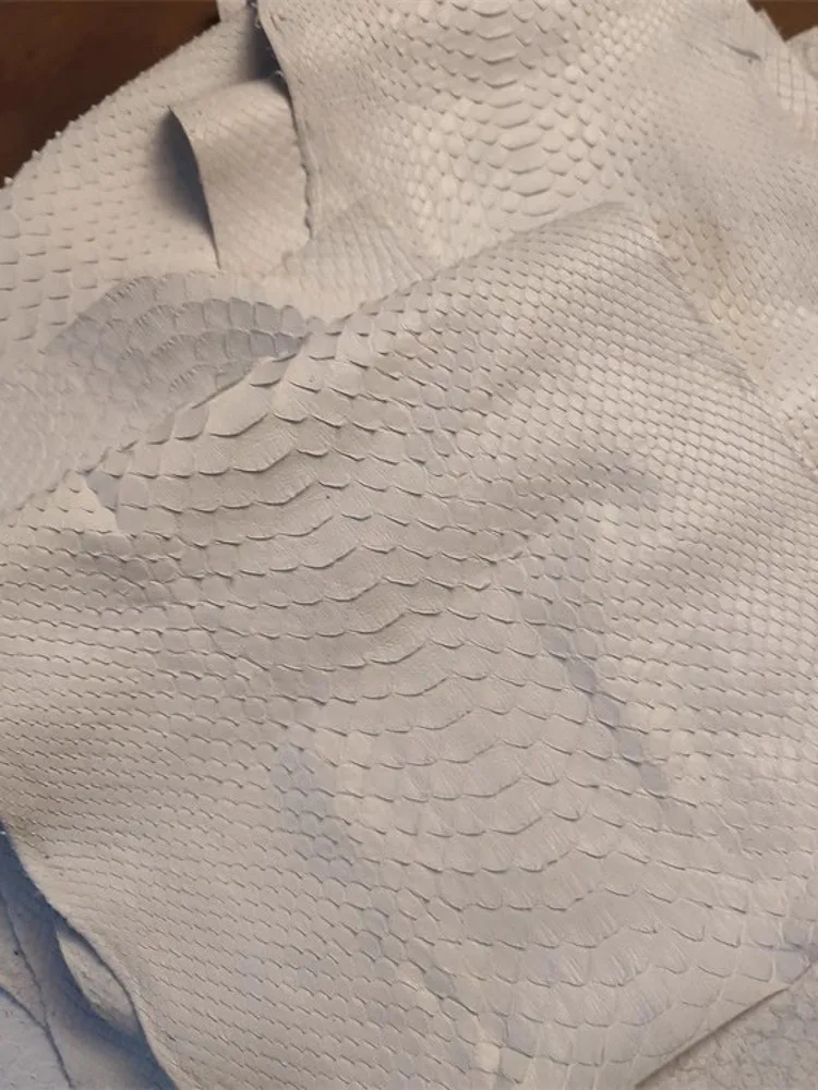 Tkanina ze skóry białej pitonów do portfela DIY, materiał ze skóry naturalnej, nowy kolor, kawałek skóry do rękodzieła, miękki dodatek ze skóry.