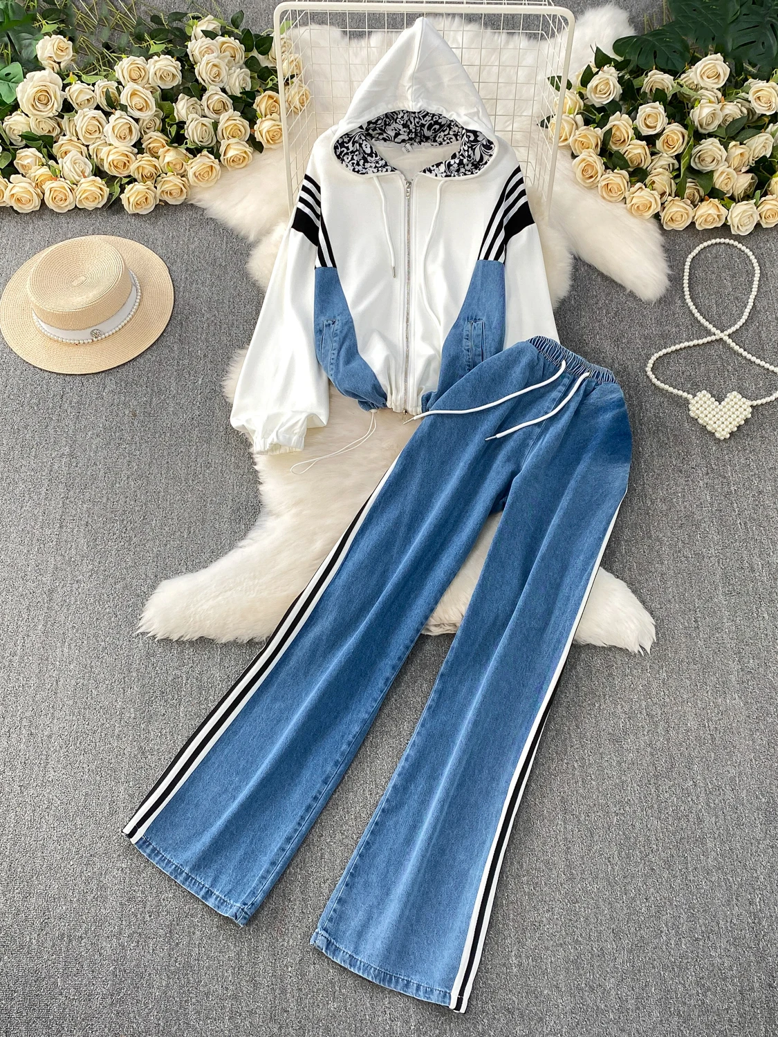 

Модный приталенный джинсовый тюре с капюшоном и принтом, повседневные полосатые широкие брюки с высокой талией, комплект из двух предметов, женская осенняя одежда