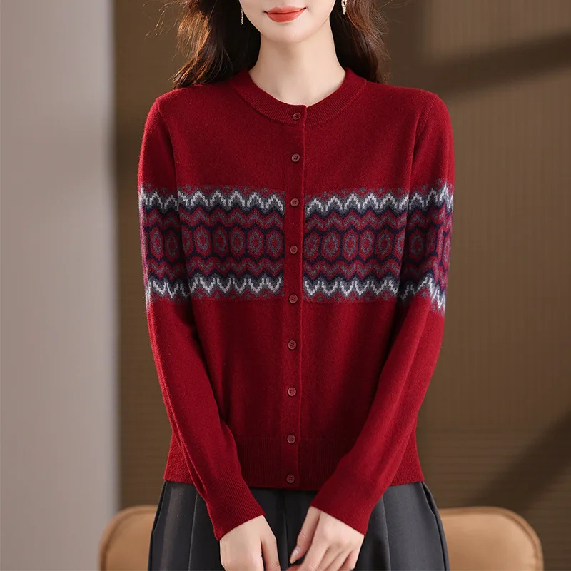 Birdtree, vest van 100% schapenwol, dames gebreide jacquard trui met O-hals, enkele rij knopen, herfstwinterjas van 2025, grijs, roodT5N402JF