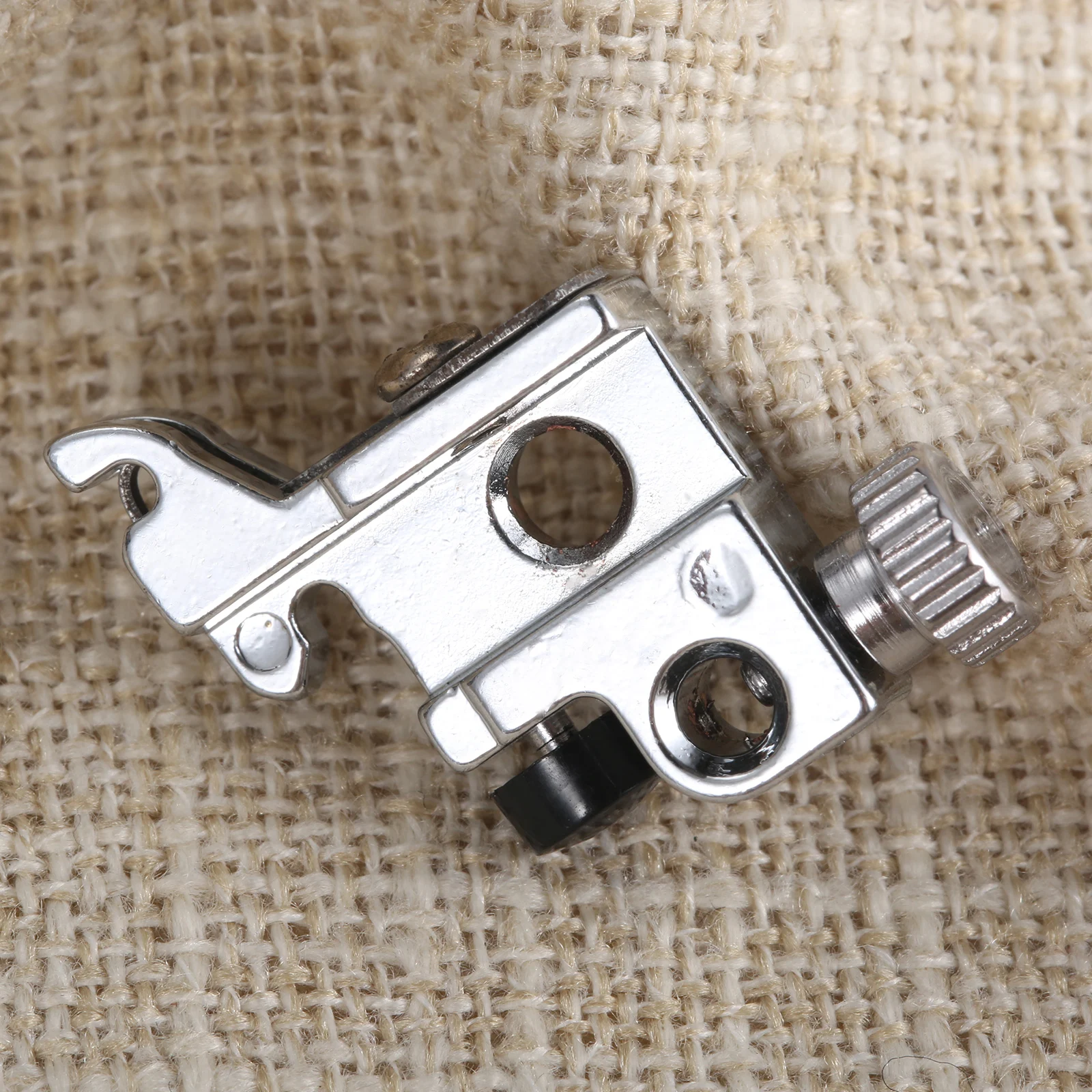 2Pcs Sewing Machine Presser Presser Feet Holder Foot Holder Button Release Low shank for Singer Janome Domestic Sewing Machine