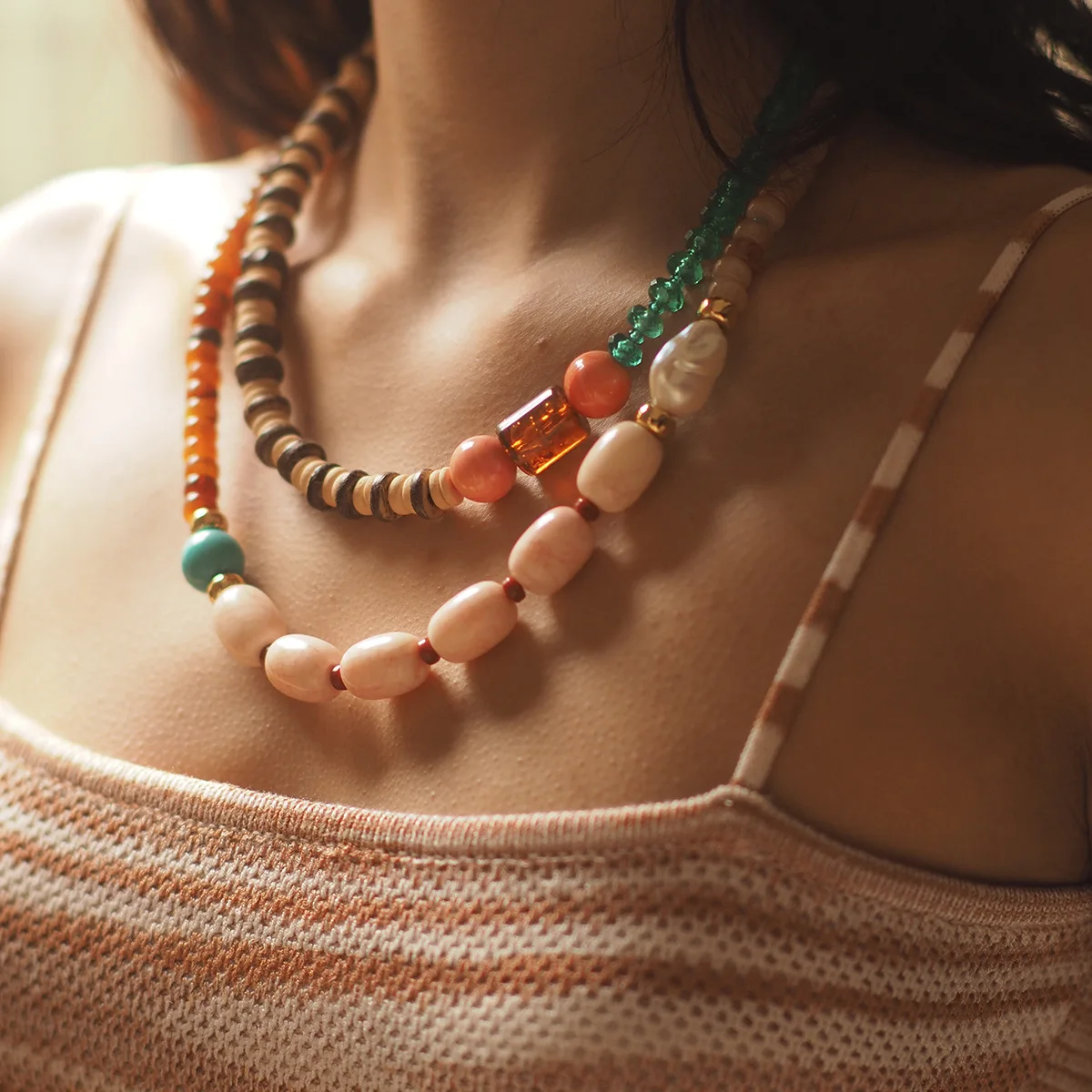 

2025European and American high-end solid wood coconut sweater chain, dopamine colorful stone spring-summer beaded necklace