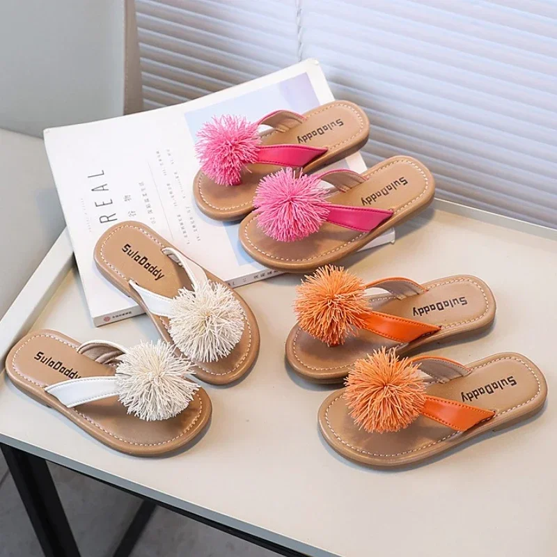 

Summer Children's New Flip Flops Fashion Girls Hairball Clip-toe Slippers Outdoor Kids Causal Beach Flat Slippers Non-slip Soft