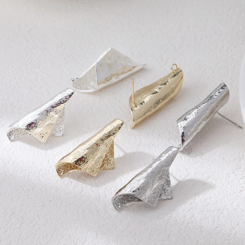 2 Stück zierliche gebogene Papier-Design-Ohrstecker, Schmuckherstellung, Ohrringe, Komponenten, DIY-Messing, 14 Karat vergoldet, Zubehör, 32 x 16 mm