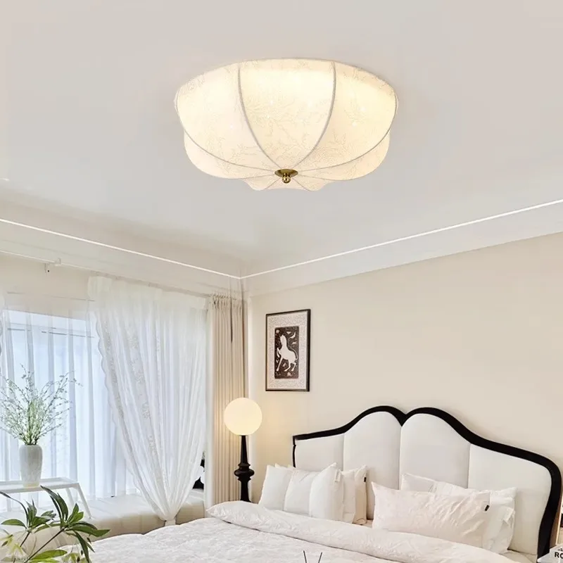 

French retro fabric ceiling light, Nanyang wind medieval bedroom light, American cloakroom study light, entrance balcony light