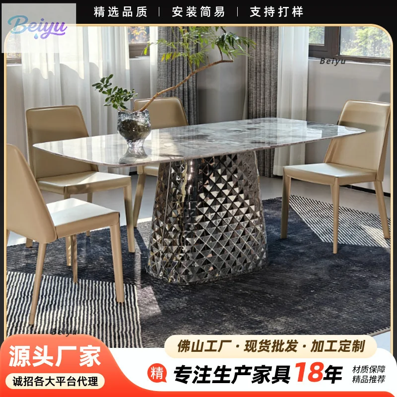 

Обеденный стол и стул из натурального мрамора, комбинация света, роскошная вилла, гостиная, прямоугольный обеденный стол, бытовая гостиная