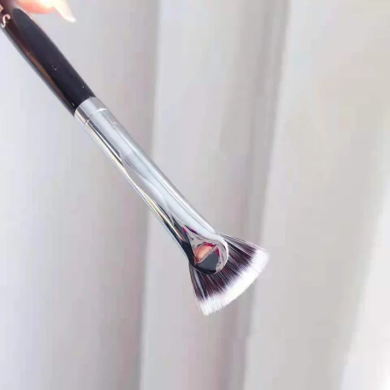 Karsyngirl 1 Stuks waaiervormige Wimperborstel Zacht Geen Verlies Professionele Schoonheid Wimper Make-Up Kwasten Mascara Poeder Smudge Tool