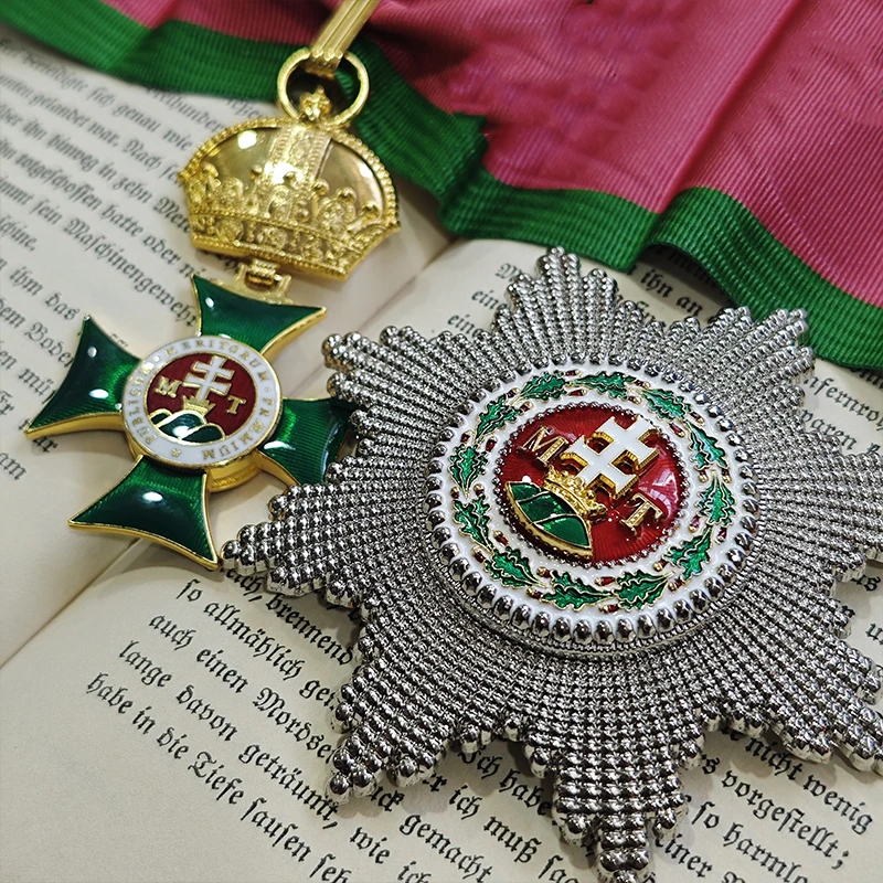 

Hungary Teresa Saint Stephen Medal Alloy Replica Collectibles