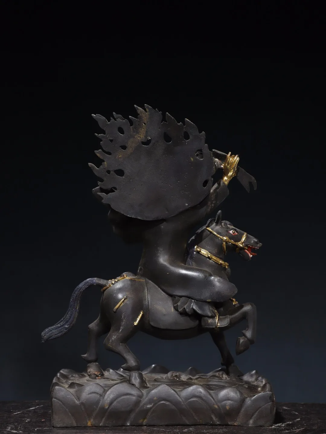 

14-дюймовая непальская старинная бронзовая статуя Палден Лхамо с позолоченным расписным лицом, сидящего Будды на лотосовой платформе, для храмов и городских домов