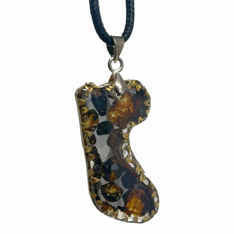 Natural Sericho Meteorite Art‑Cut Pendant Genuine Kenya Pallasite Extraterrestrial Rock Necklace QB317