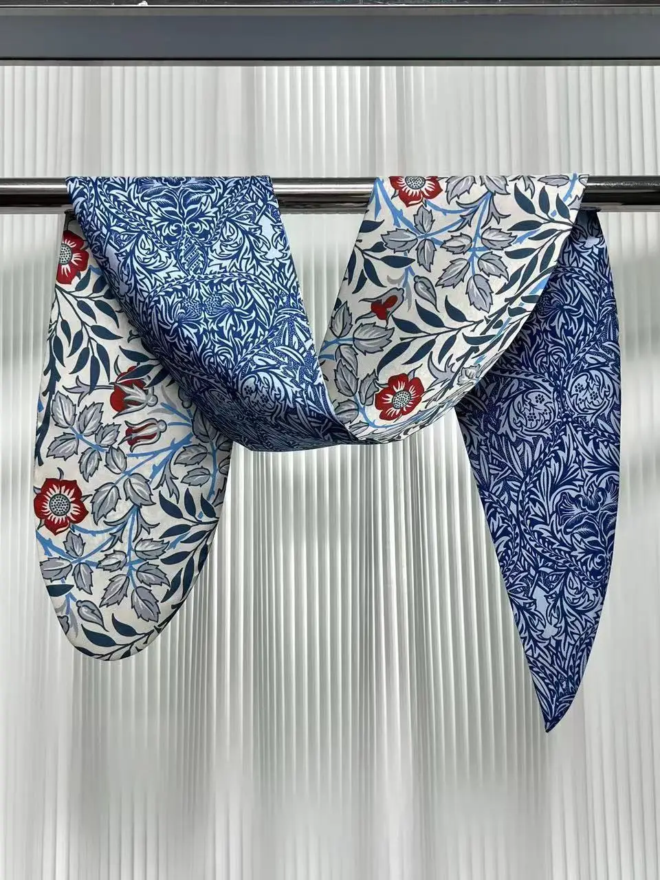 シルクロングスカーフ女性用マルベリーシルクヘアバンドネックウォーマープリントバッグタイイング二重層両面プリントファッションアクセサリー