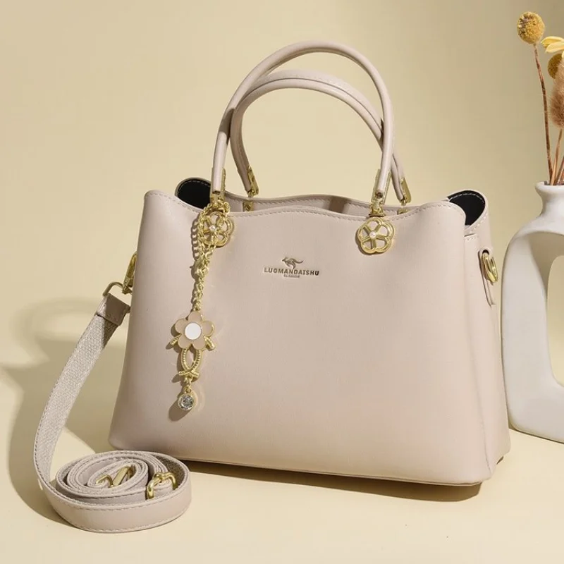 

Luxury Women's Crossbody-Bag Crafted From Houndstooth Leather Featuring Classic Elegant And High-End Vintage Look​