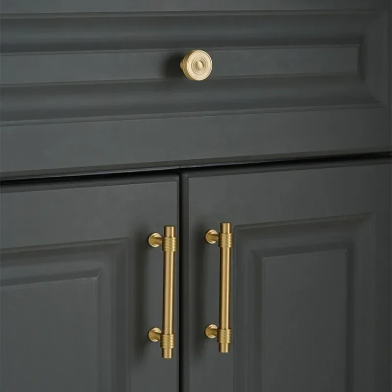 Massiver Messingknopf und Griff in T-Form für Schränke/Bücherregale, satinierte goldene Schubladengriffe, nordische Kleiderschrank-Möbelgriffe – Detail 6