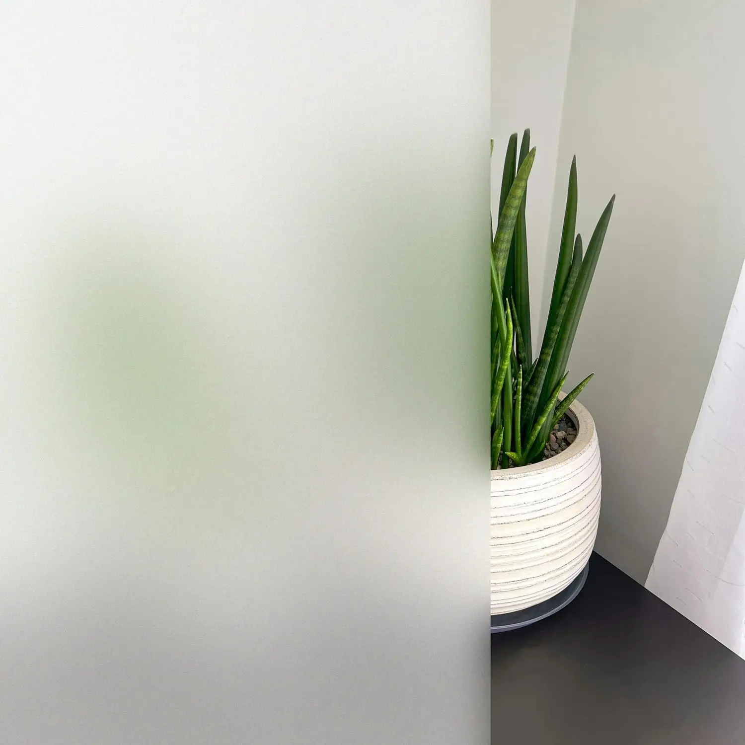 

Матовая пленка для окон, защищающая от солнца и УФ-излучения, статическая, без клея, 47,2 x 6,5 футов, для дома и офиса