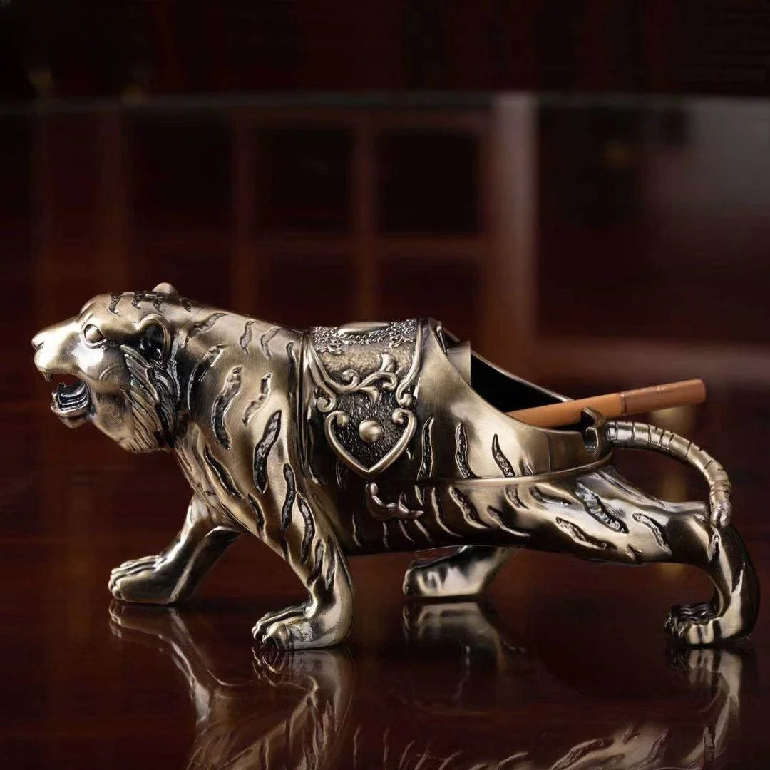 

Tiger Ashtray Metal Retro Animal Personality Creative Office Home Living Room Decorations Ashtray Festive Gifts Fashionable A...