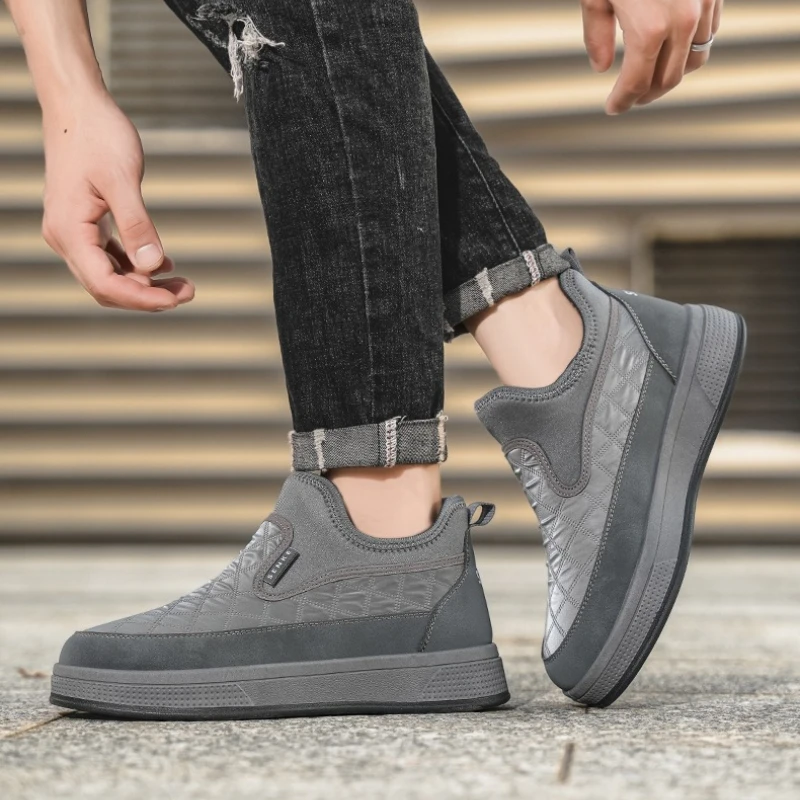 

New Round Toe Snowboard Shoe for Men in Winter Featuring Large Flat Heel and Fashionable Casual Style with Fleece and Warmth