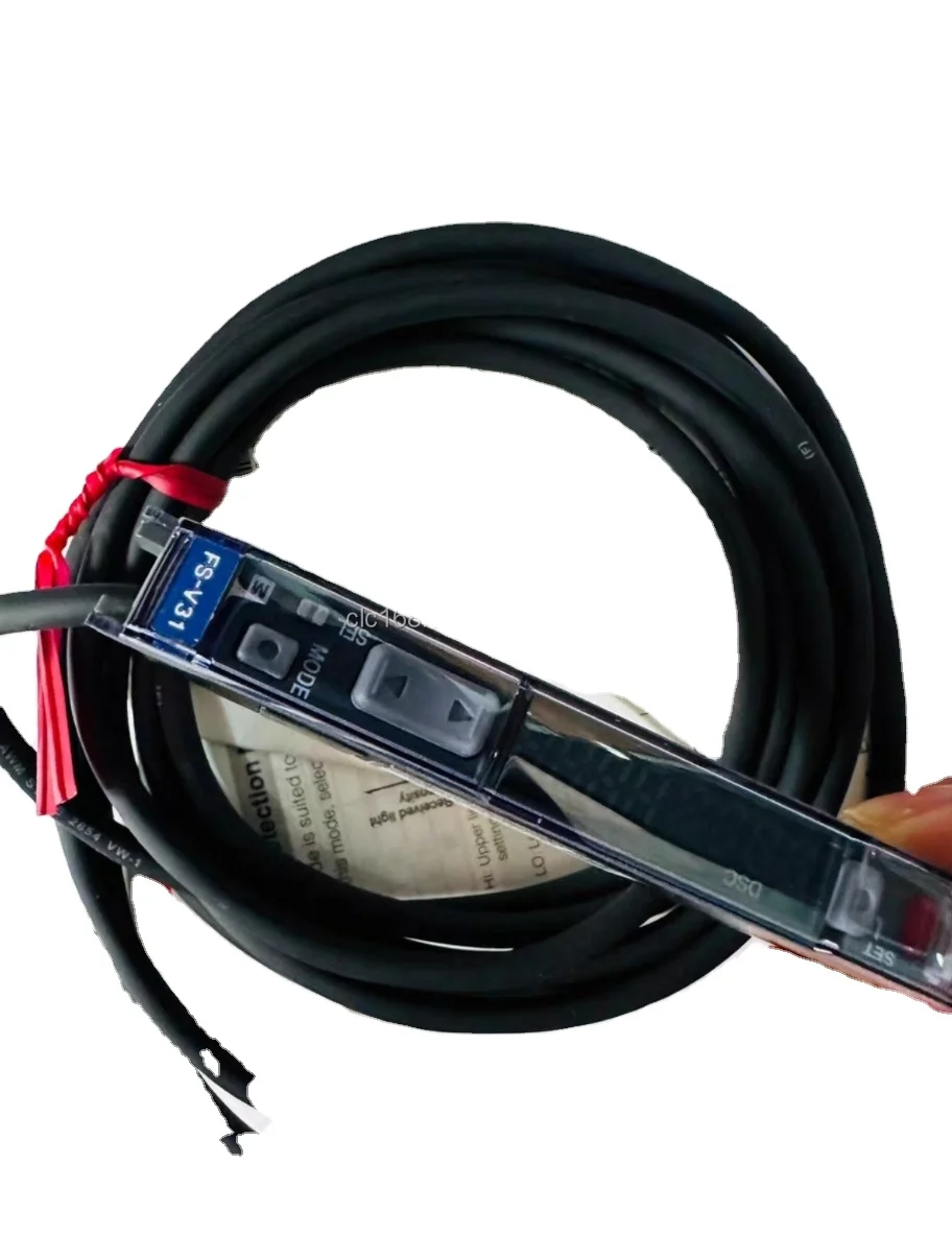 

KEYENCE FS-V31 Digital Fiber Optic Sensor with NPN Cable Type Zero Line Extension & Main Unit Optical Sensors