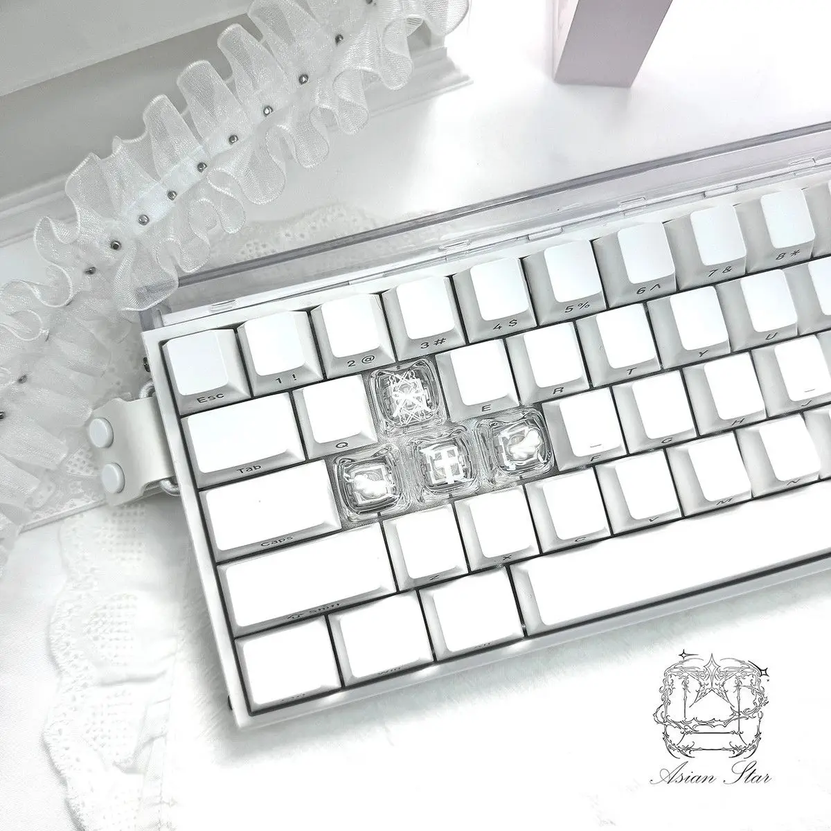 Neues, niedliches Set mit Spitzen-Engelsflügel-Tastenkappen für mechanische Tastaturen, Tastenkappen, Tastaturdekoration, transparent, personalisiert, Kreuzmuster. – Detail 4