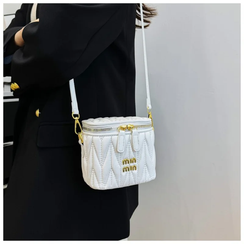 

Ladies Crossbody-Bag Made Of Fine Leather Featuring Trendy High-End Commuter Spacious Daily Modern Style​