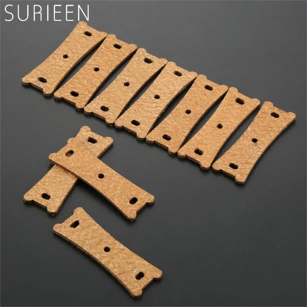 

Brown 10pcs Slingshot Pouches Microfiber Leather with 3 Holes Outdoor Hunting Catapult Rubber Band Accessories 62mm*16mm*21mm