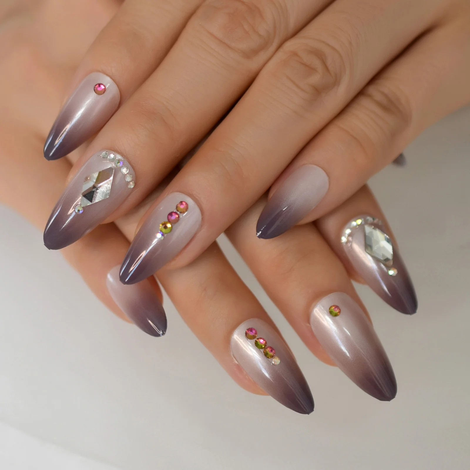 3D Crystal Diamond Gradient Almond Press On Nails Ombre Grey False Nail Glossy Full Cover Fake Nails Tips for Women and Girl