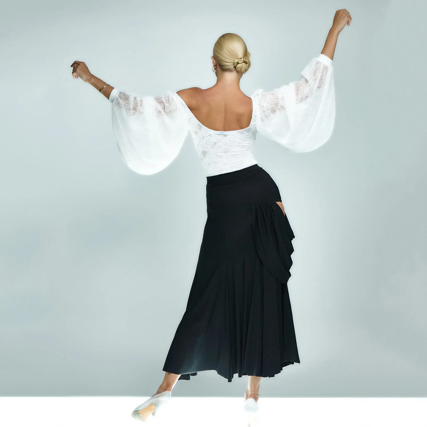 Damskie stroje do tańca towarzyskiego na rok 2025, bluzki z koronką z odkrytymi ramionami, rękawy typu latarnia, body, strój do walca, na występy i zawody taneczne 24083