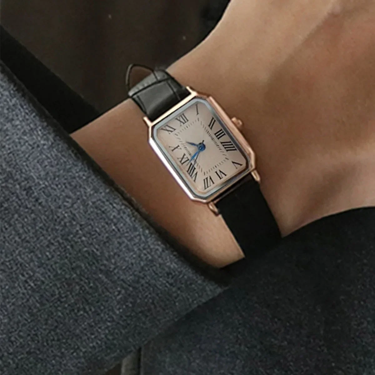 

Часы в стиле ретро, ​​классические повседневные кварцевые часы с кожаным ремешком, прямоугольные часы, модные наручные часы для женщин