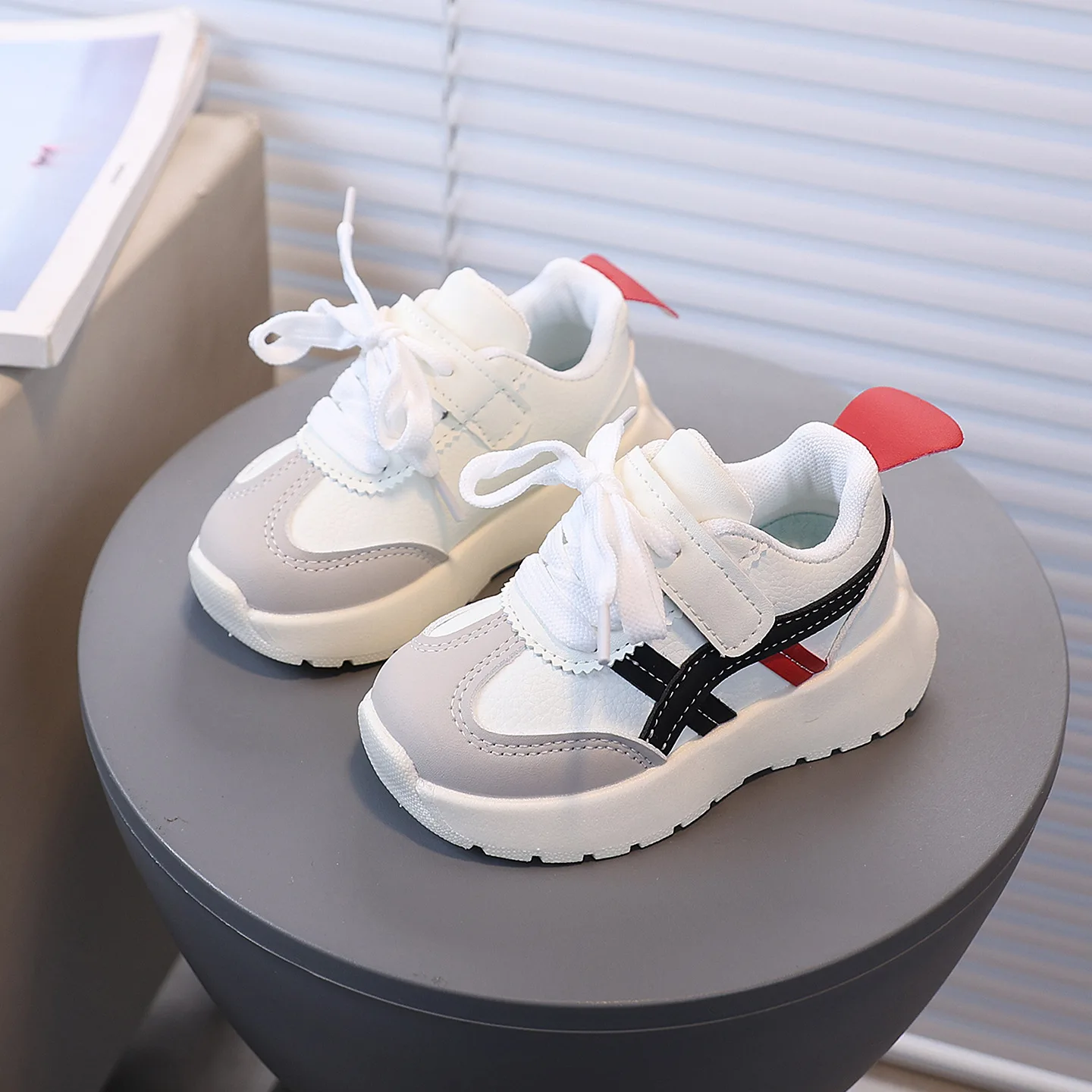 Children's Sneakers for Boy Lightweight Versatile Tennis Shoes for Girls Fashion Causal Kids School Running Basketball Shoes Hot