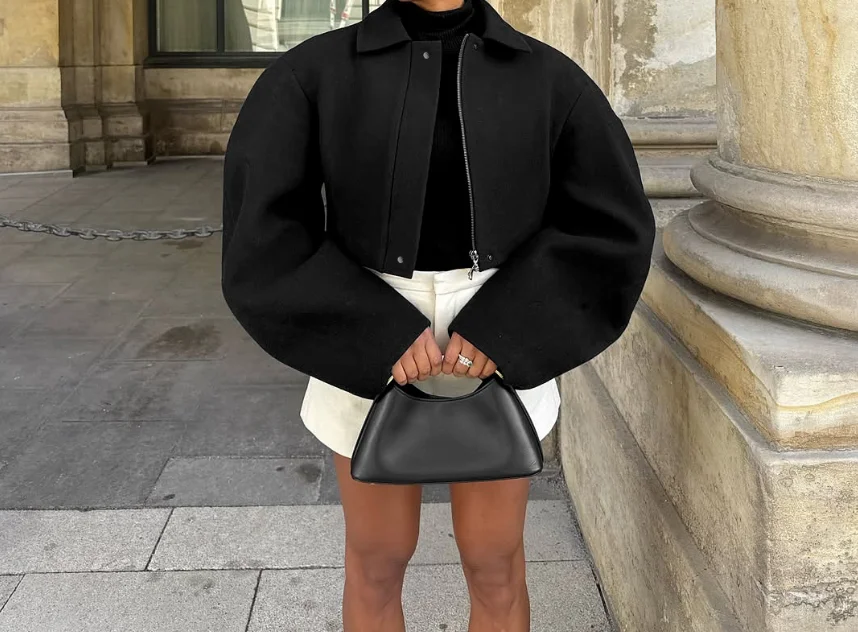 

2025 Autumn Fashion Trend Casual Curved Knife Lapel Zipper Short Woolen Coat for Women